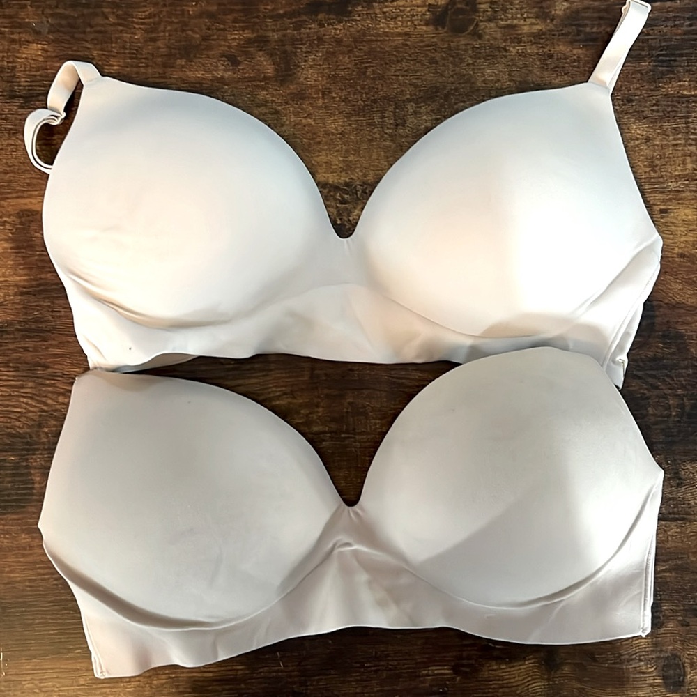 Victoria’s Secret bras 36 C